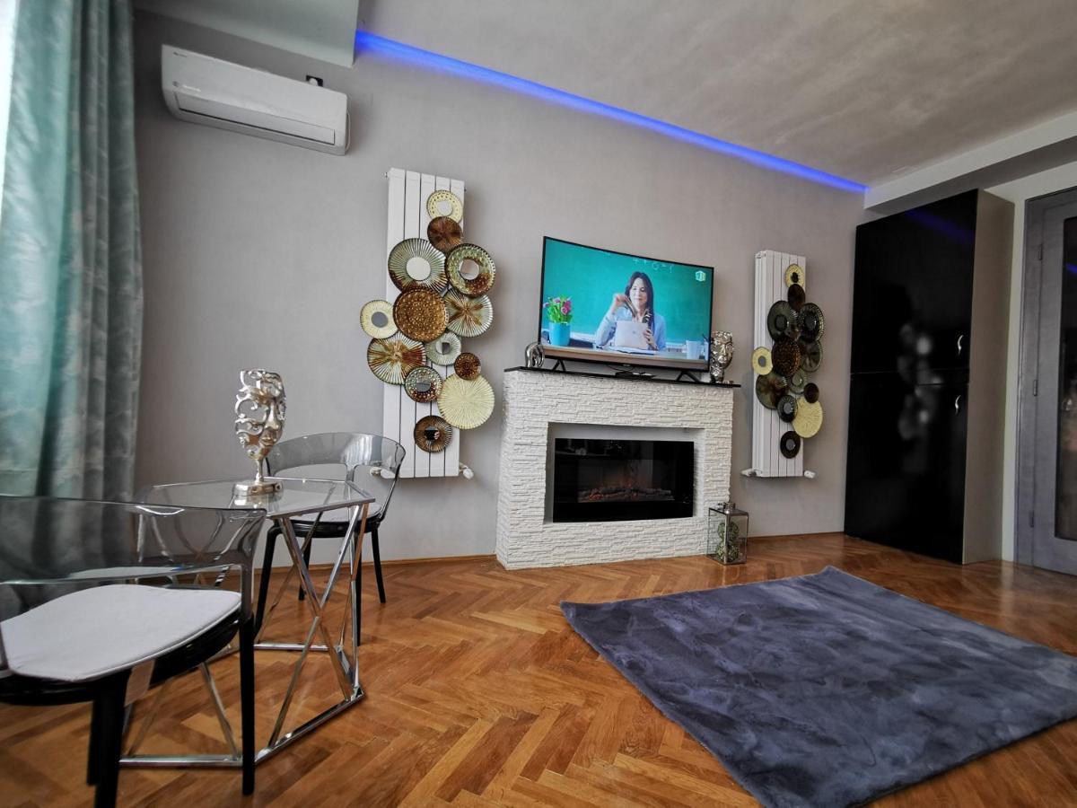 Crystal Central Apartment ブラショフ エクステリア 写真
