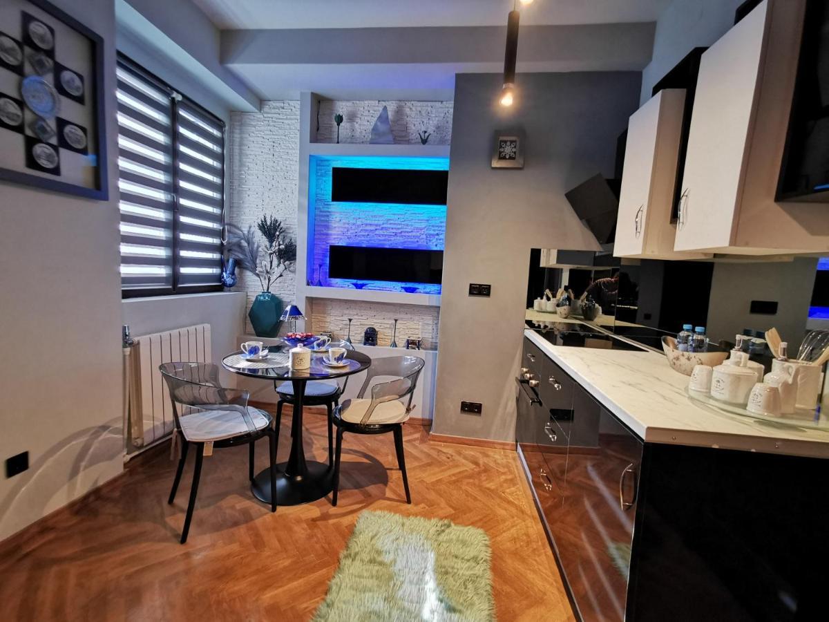 Crystal Central Apartment ブラショフ エクステリア 写真