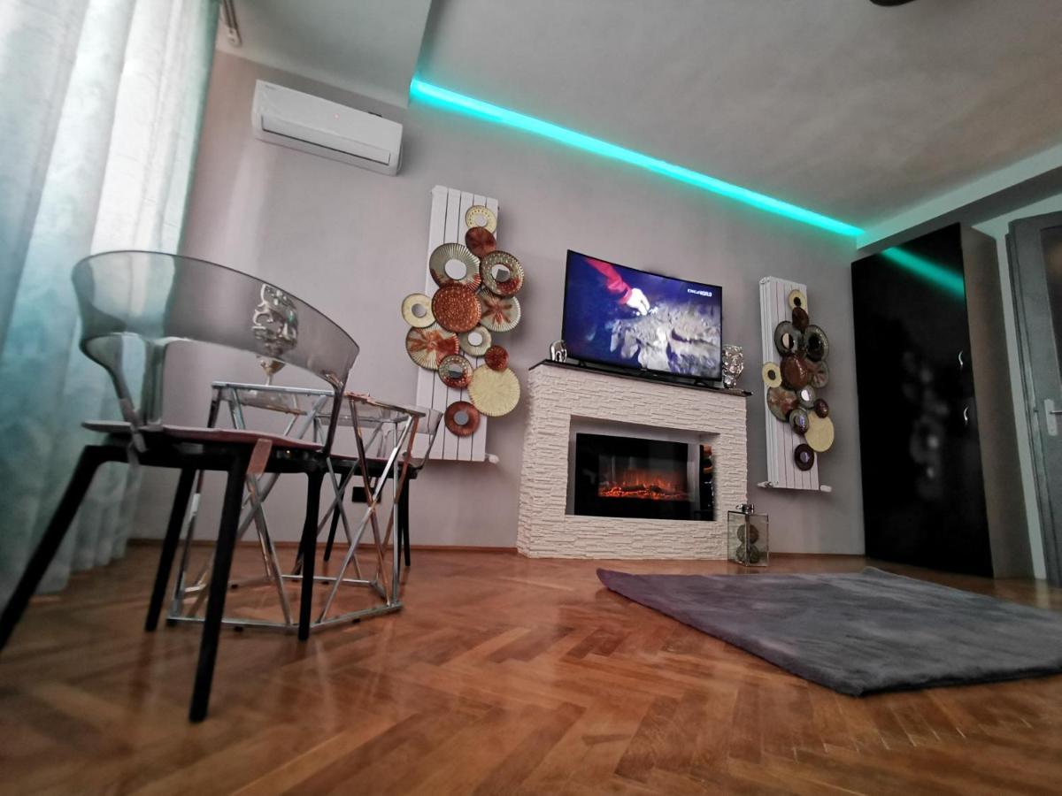 Crystal Central Apartment ブラショフ エクステリア 写真