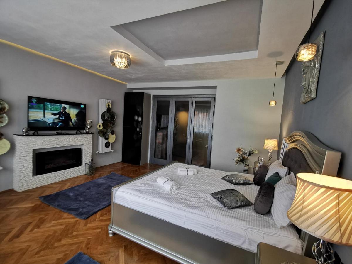 Crystal Central Apartment ブラショフ エクステリア 写真