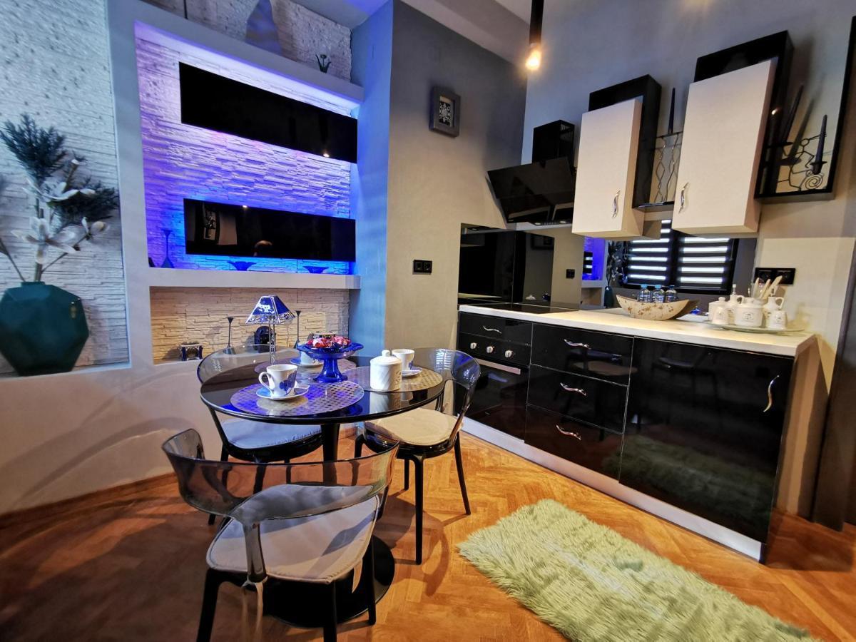 Crystal Central Apartment ブラショフ エクステリア 写真