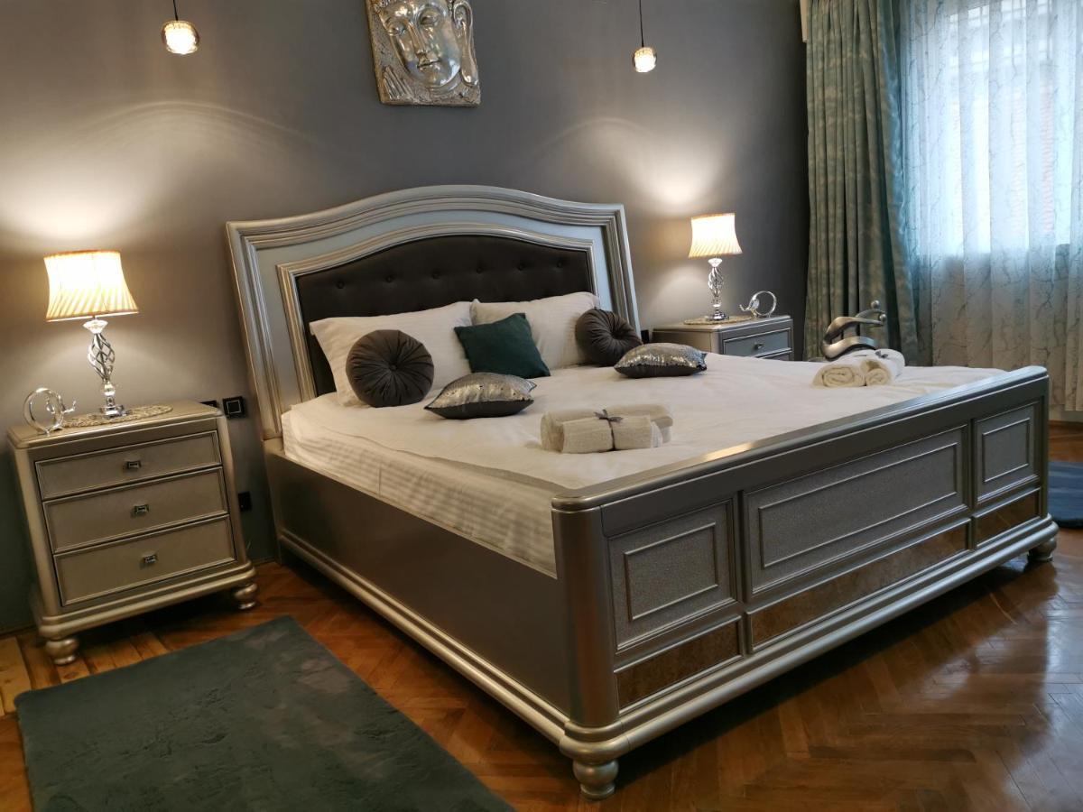 Crystal Central Apartment ブラショフ エクステリア 写真