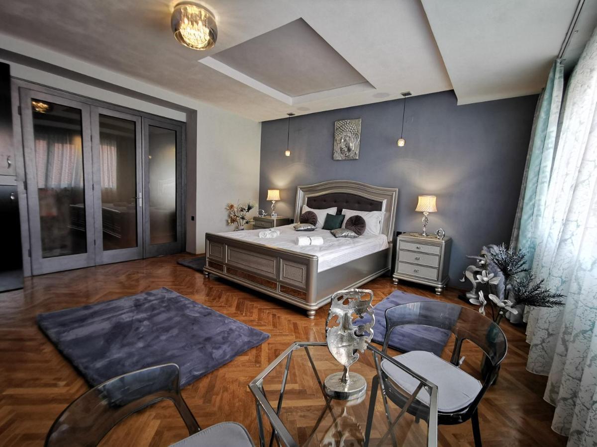 Crystal Central Apartment ブラショフ エクステリア 写真