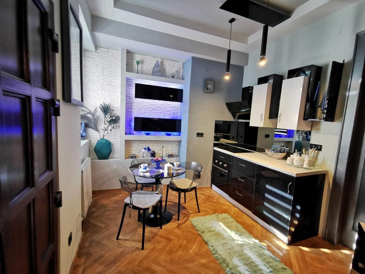 Crystal Central Apartment ブラショフ エクステリア 写真